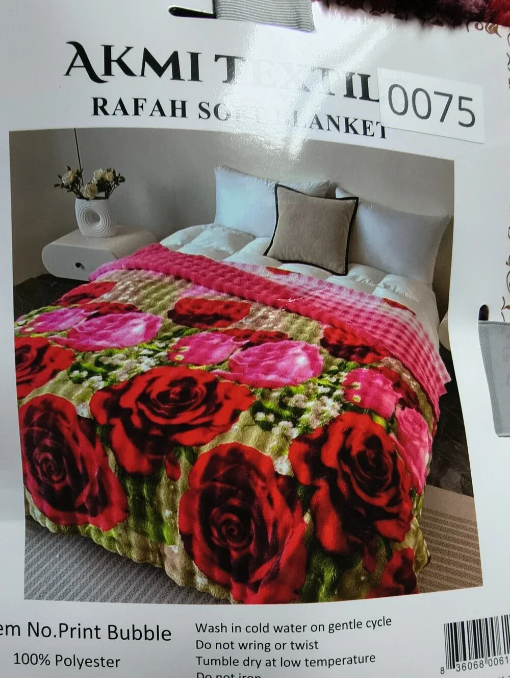 AKMI Textiles King Sized Soft Blanket Red Green Floral